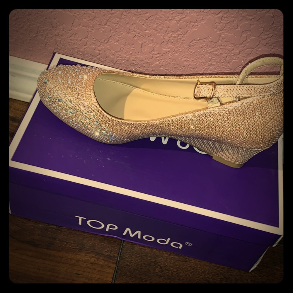 Champagne Wedge heels